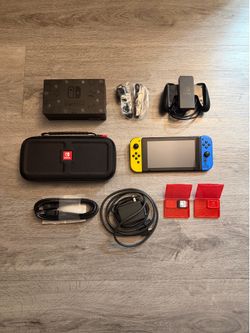 Nintendo Switch Wildcat Fortnite Edition Bundle + Super Smash Bros. Ultimate (No Skin Code) – Excellent Condition