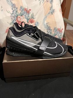 Nike weightlifting shoes sz 10