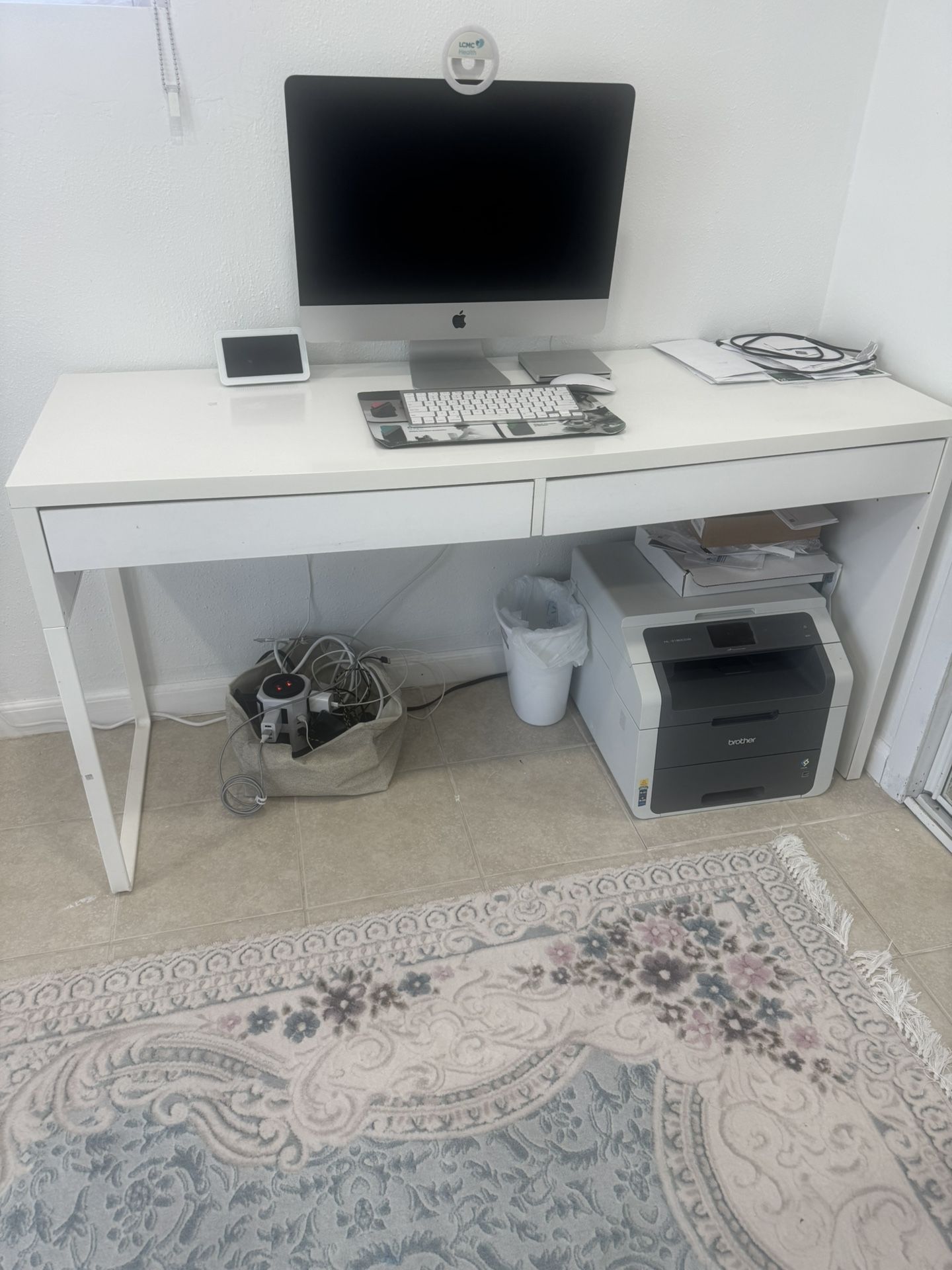 Computer desk