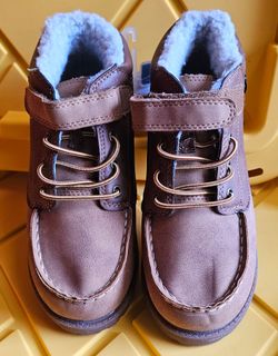 Boys shoes