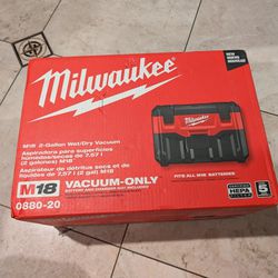 Milwaukee M18 Portable Vacuum New Open Box