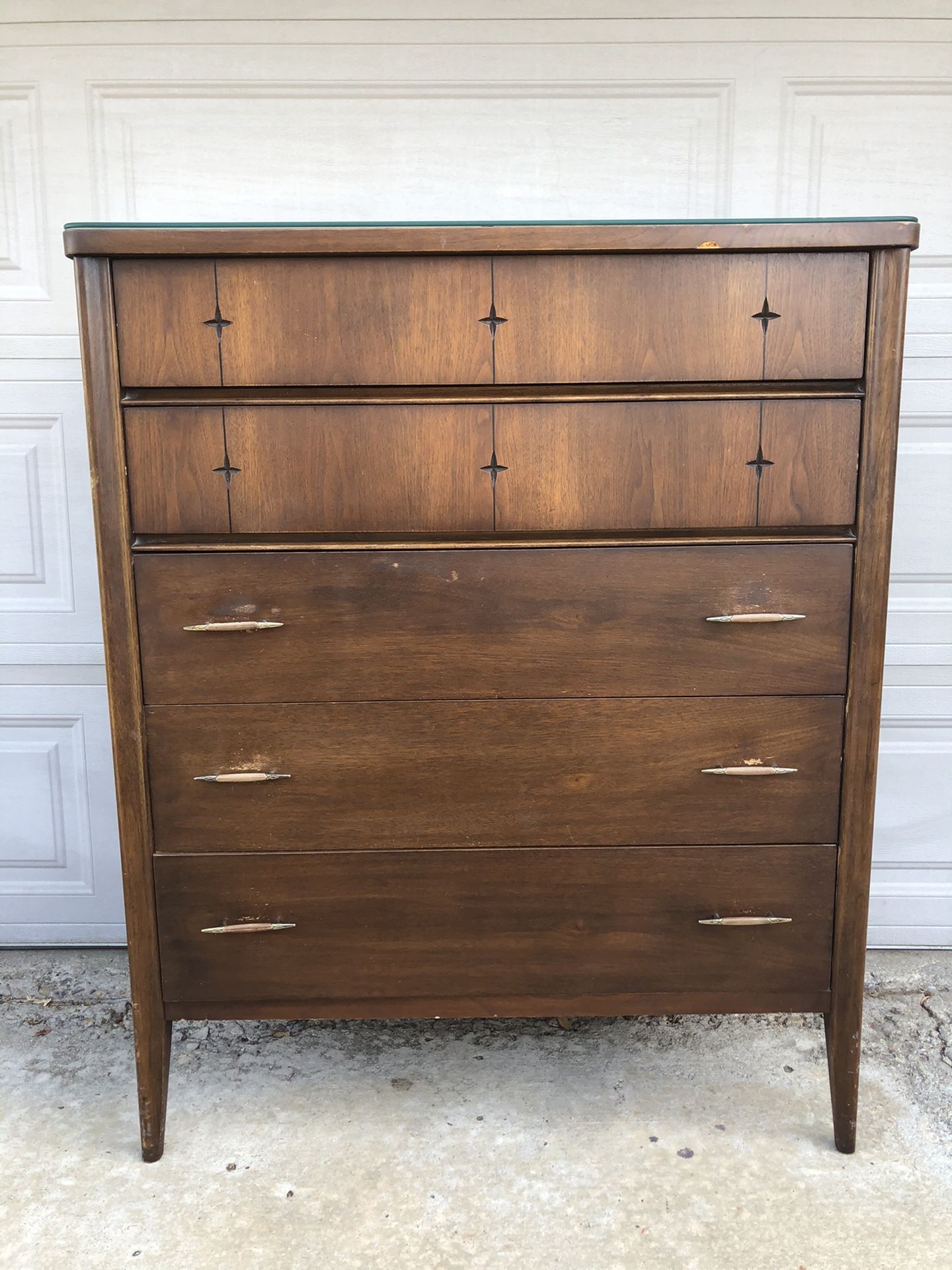 broyhill vintage mid century modern saga 5 drawer walnut dresser Broyhill Saga Dresser Set with Etched Mirror - Midcentury Bedroom Sets For Sale