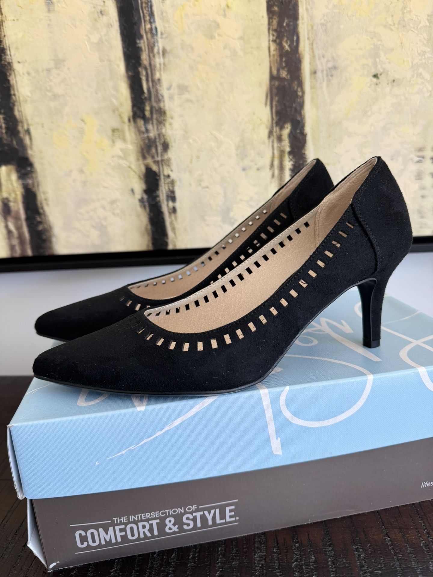 LofeStride heels Great Condition. Size 7