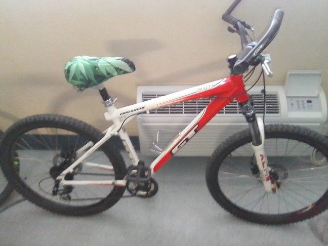 2004 Avalanche GT