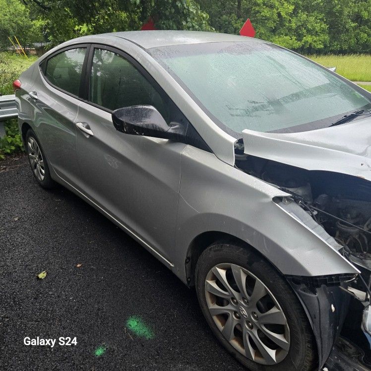 2013 HYUNDAI ELANTRA FOR PARTS