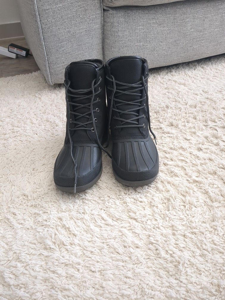 Winter Traction Snow Boots. Size 9