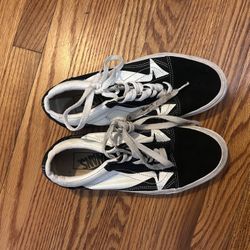 Women’s 7.5 black Vans 