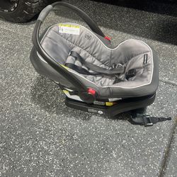 Used Graco Infant car seat 