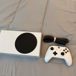 Xbox Series S It's in good Condition 
