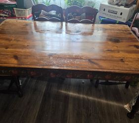Nice Big Table With 6 Chairs It Is In Carson City