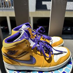 Nike Air Jordan 1 Mid Lakers Size 12 