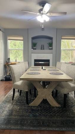 DINING TABLE SEATS UP TO 10!