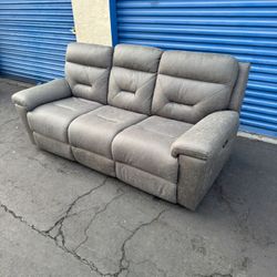 Lawton Fabric Power Reclining Sofa w/ Power Headrests – Gray (New)