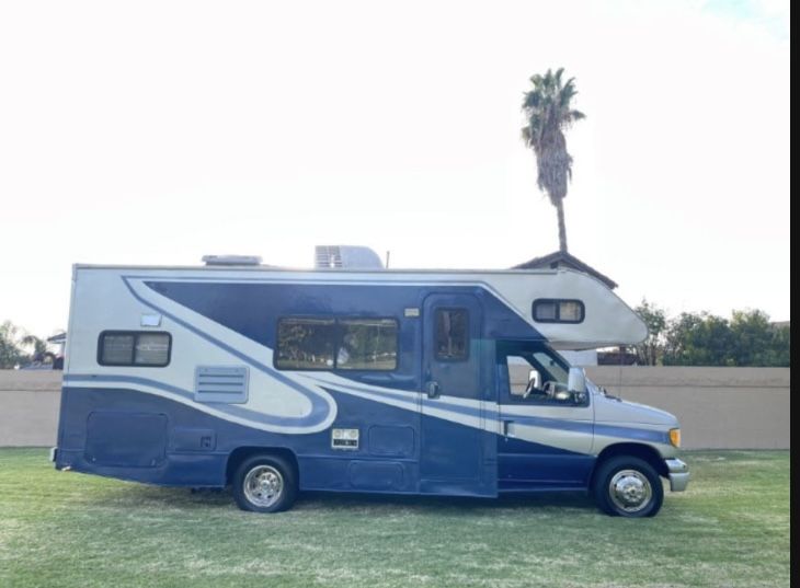 1999 Ford Jamboree 24 Foot Motorhome.