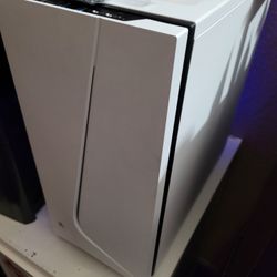 White Gaming PC