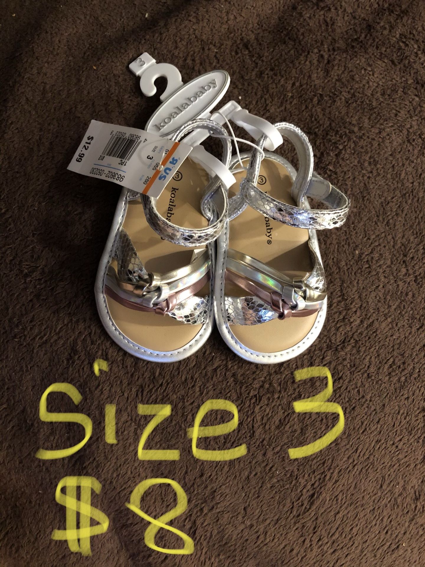 Infant girls sandals size 3 new