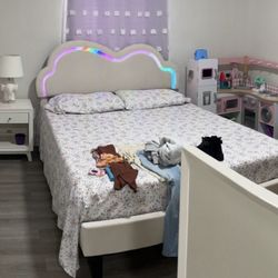 Cama queen con colchón