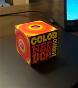 NeeDoh Color Changing Viral Squishy by Schylling 🌈