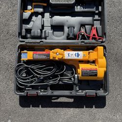 12 Volts Electric Car Jack . 2 Tons 