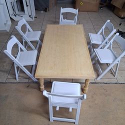 Small table with 6 chairs for children.Good for coloring homeworks perfect  for daycares