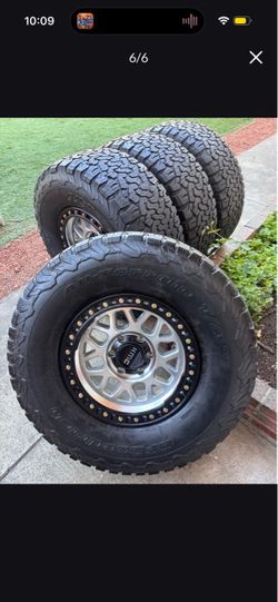 Chevy Silverado KMC rims 315/70/17 tires