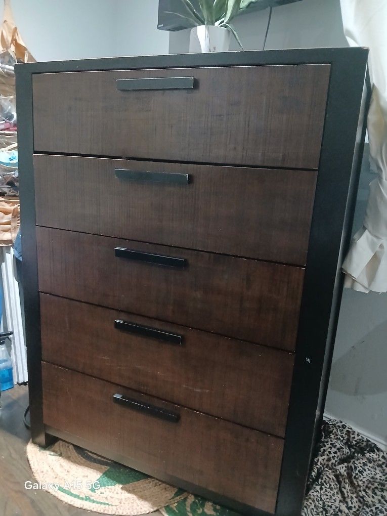 Dresser