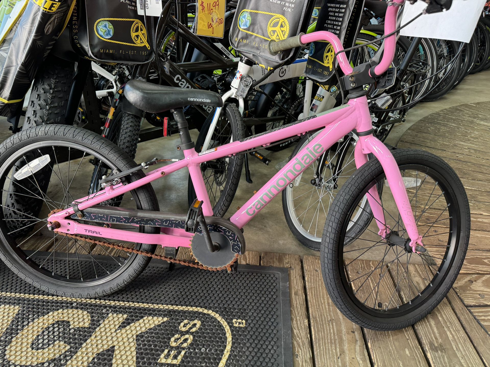Cannondale Trail 20” Pink Girls Bike 