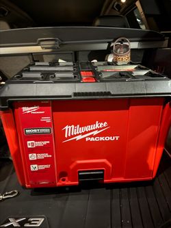 milwaukee cabinet