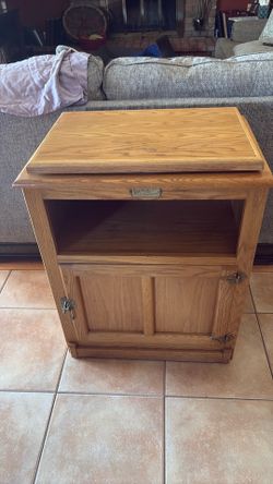 T/V  STAND