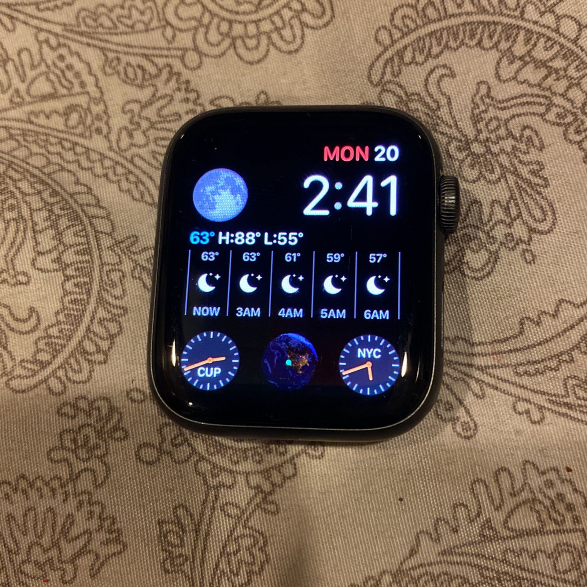 Like New Apple Watch Se 44MM