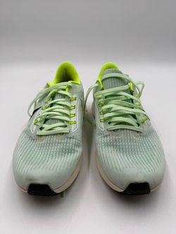 Nike Running Shoes Men’s Light Green Volt Trainers Athletic Sneakers