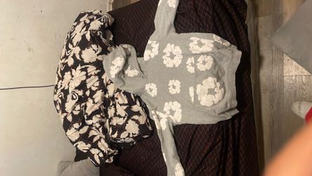 Grey white Medium
