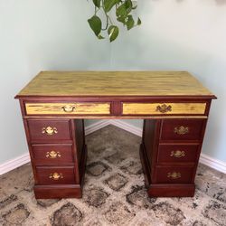 1950s Artsy Desk