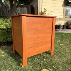 Wooden Planter/Planter Box/Cedar Planter