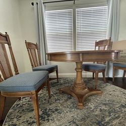 Antique/vintage Dinner Table & 4 Chairs