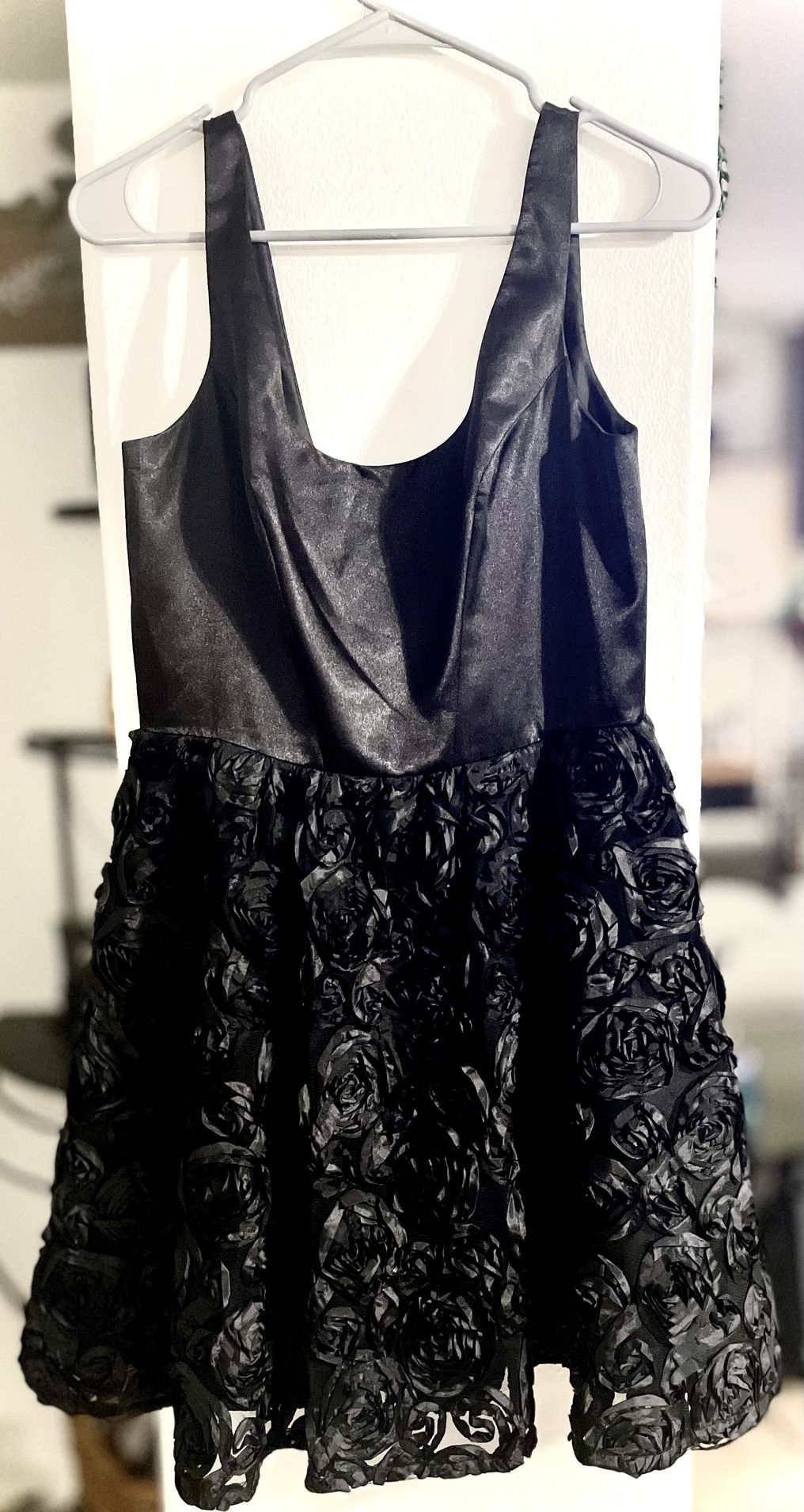 Beautiful Adrianna Papell Black Dress $35