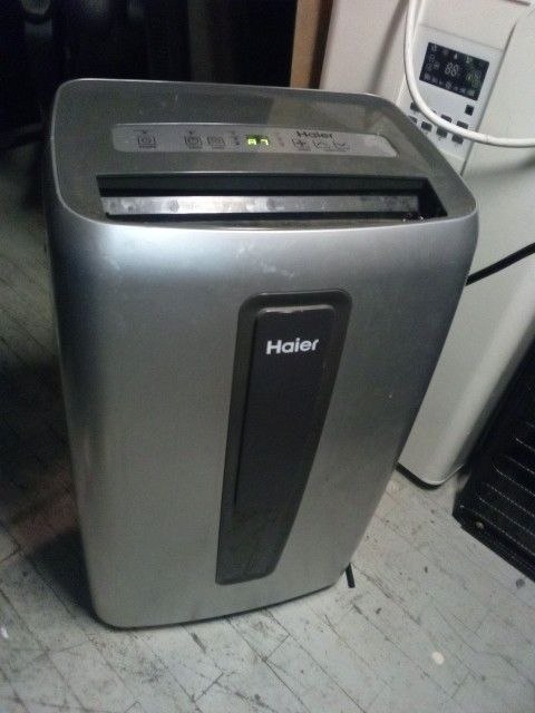 Haier AIR CONDITIONER -PORTABLE FLOOR MODEL 