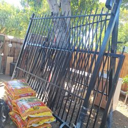 Metal gate
