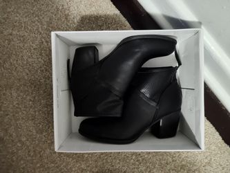 Women's size 9 Boots (White Mountain)