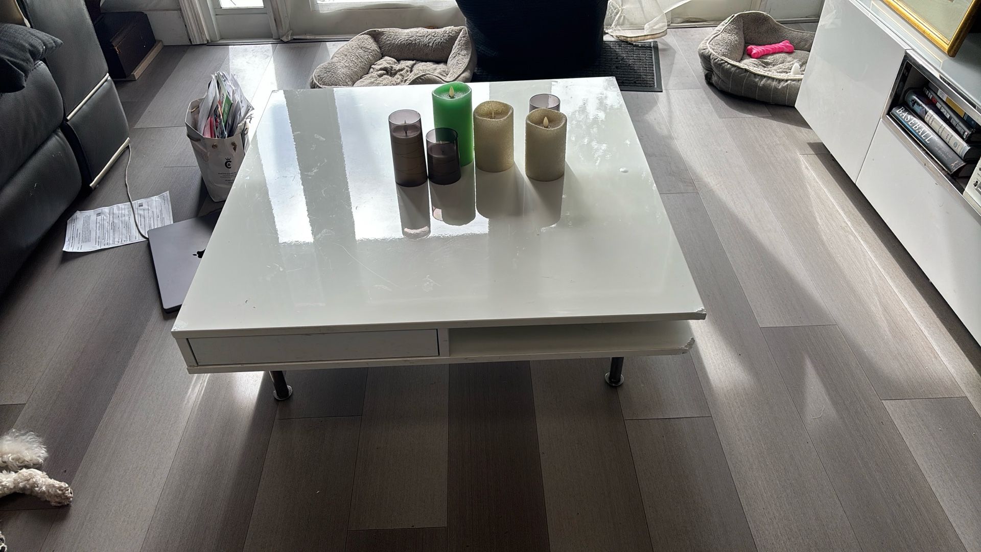 Modern Glossy White Coffee Table