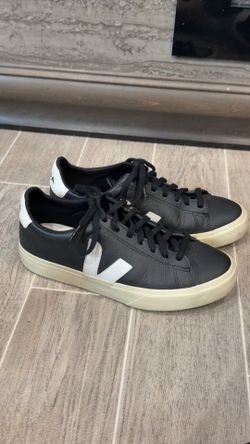 Veja women size 9