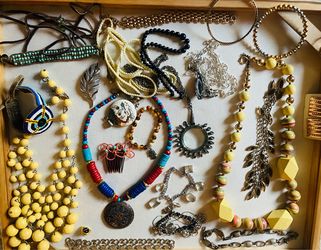 Vintage jewelry lot