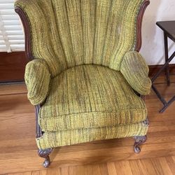 Antique/Vintage Wing Back Queen Anne’s Chair