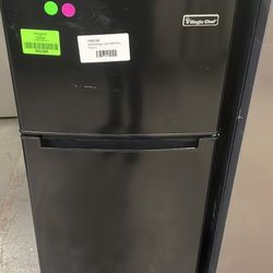 Magic Chef HMDR450BE 4.5 cu. ft. 2 Door Refrigerator 4I4