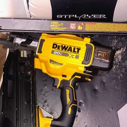 DeWalt 21° Framing Nailer
