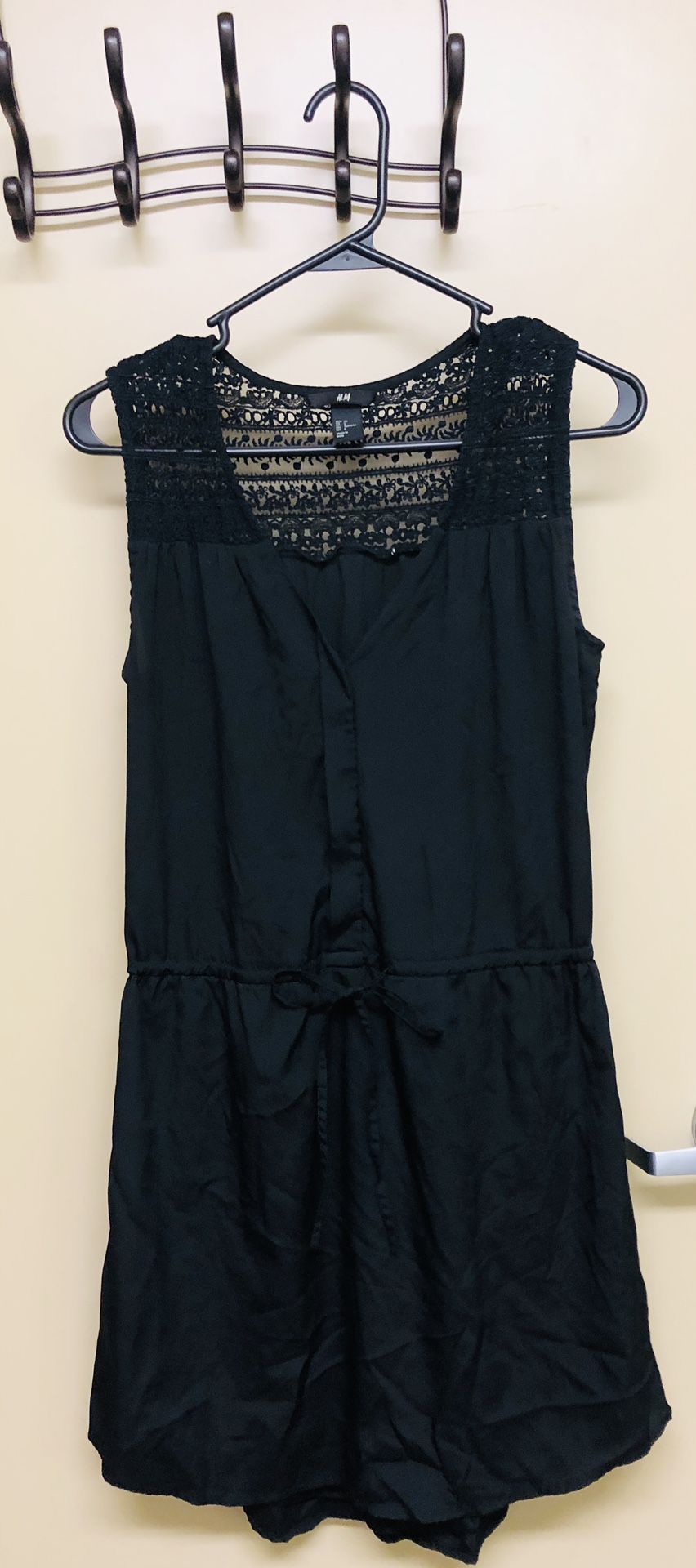 Black laced top ‘H&M’ professional/business dress (size 6)