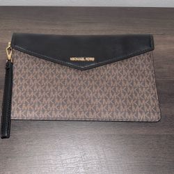 Michael Kors Purse/Wallet