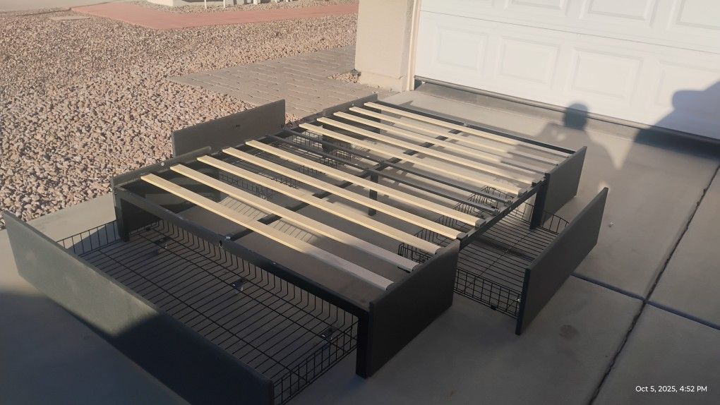 Full Size Platform Bed With 3 Storage Drawers