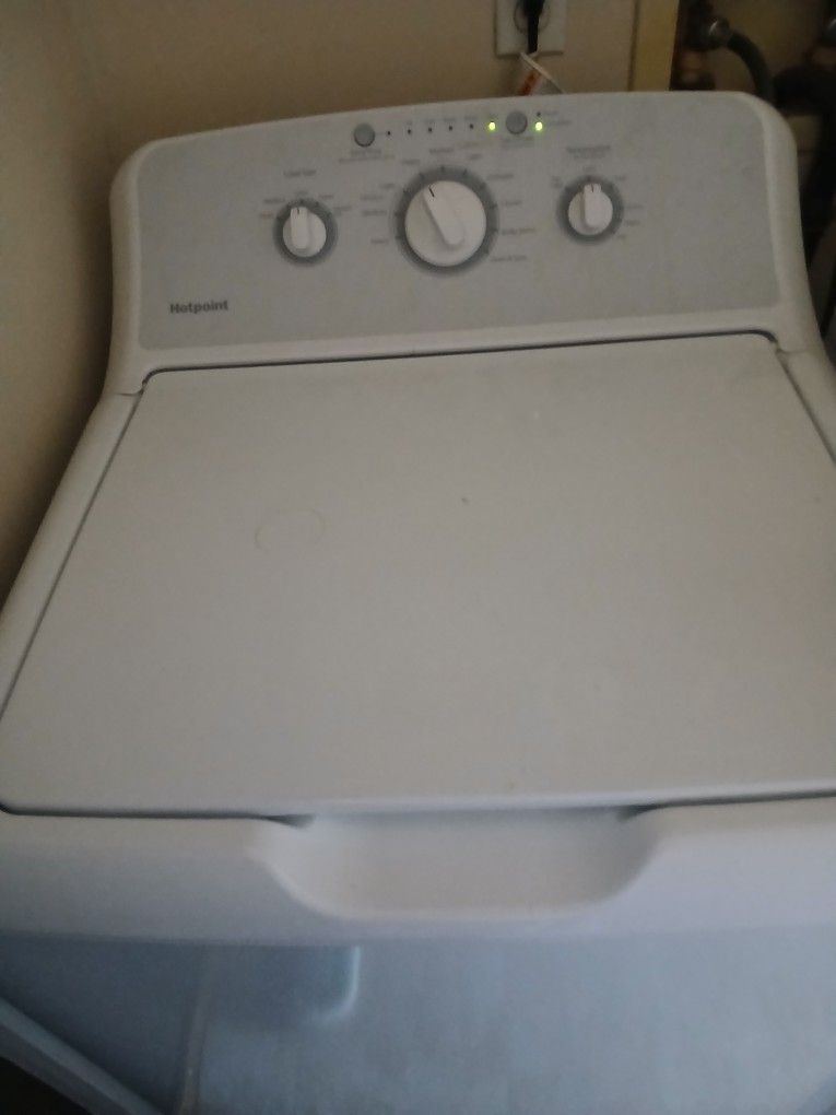 Basic AMANA Washer And Dryer