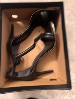 Kenneth Cole Heels Size 9
